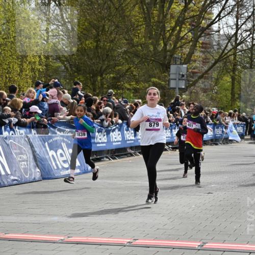 12.04.2026 - 45. Internationalen Wilhelmsburger Insellauf J. Mangold http://msf.ph/oto/9524022 12.04.2026 14:49:41 Ziel 458, 161, 542, 1842, 894, 882, 652, 1818, 867, 377, 879, 1839, 401, 1812, 106, 169, 1 meine-sportfotos.de