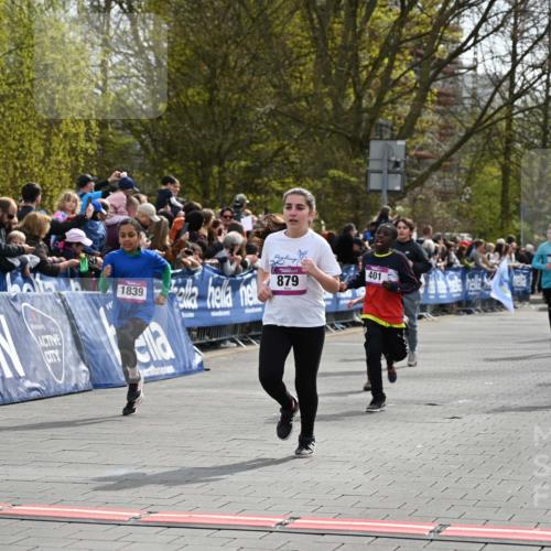 12.04.2026 - 45. Internationalen Wilhelmsburger Insellauf J. Mangold http://msf.ph/oto/9524025 12.04.2026 14:49:42 Ziel 161, 542, 1842, 894, 882, 652, 1818, 867, 377, 879, 1839, 401, 1812, 106, 169, 1, 1813 meine-sportfotos.de
