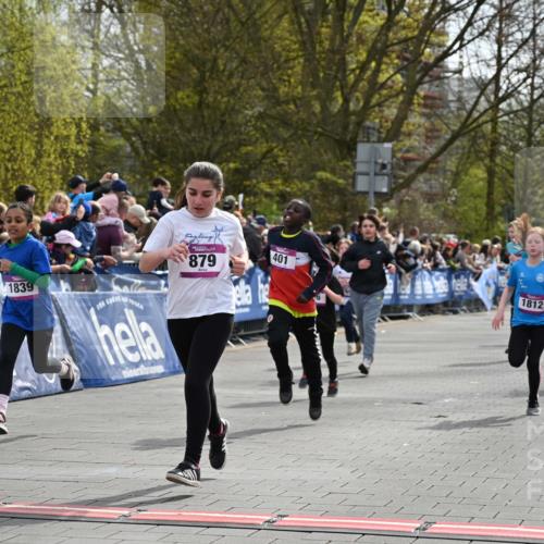 12.04.2026 - 45. Internationalen Wilhelmsburger Insellauf J. Mangold http://msf.ph/oto/9524027 12.04.2026 14:49:42 Ziel 161, 542, 1842, 894, 882, 652, 1818, 867, 377, 879, 1839, 401, 1812, 106, 169, 1, 1813 meine-sportfotos.de