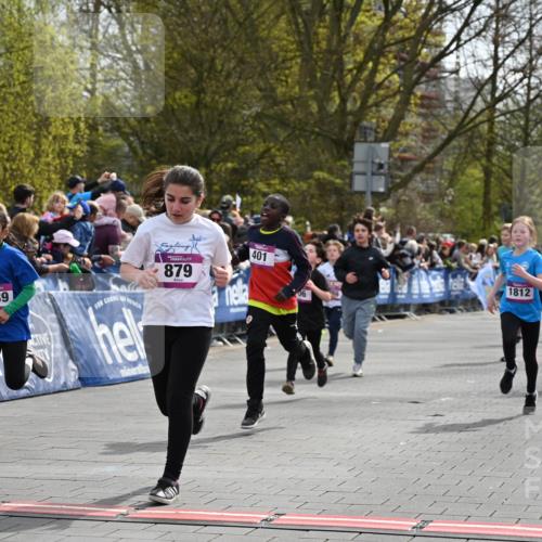 12.04.2026 - 45. Internationalen Wilhelmsburger Insellauf J. Mangold http://msf.ph/oto/9524028 12.04.2026 14:49:42 Ziel 161, 542, 1842, 894, 882, 652, 1818, 867, 377, 879, 1839, 401, 1812, 106, 169, 1, 1813 meine-sportfotos.de