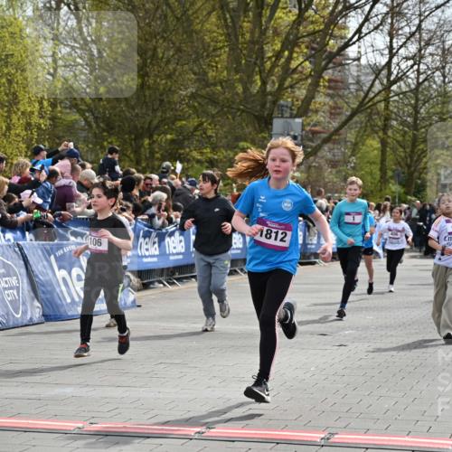 12.04.2026 - 45. Internationalen Wilhelmsburger Insellauf J. Mangold http://msf.ph/oto/9524035 12.04.2026 14:49:43 Ziel 882, 652, 1818, 867, 377, 879, 1839, 401, 1812, 106, 169, 1, 1813, 497, 1808, 406 meine-sportfotos.de