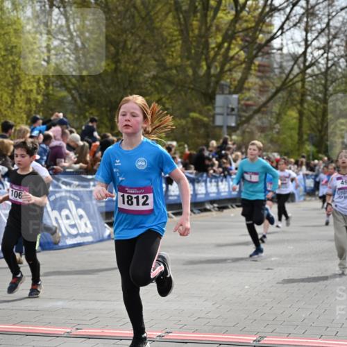 12.04.2026 - 45. Internationalen Wilhelmsburger Insellauf J. Mangold http://msf.ph/oto/9524041 12.04.2026 14:49:44 Ziel 867, 377, 879, 1839, 401, 1812, 106, 169, 1, 1813, 497, 1808, 406, 1811, 367 meine-sportfotos.de