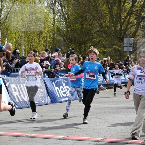 12.04.2026 - 45. Internationalen Wilhelmsburger Insellauf J. Mangold http://msf.ph/oto/9524058 12.04.2026 14:49:47 Ziel 401, 1812, 106, 169, 1, 1813, 497, 1808, 406, 1811, 367, 1830, 1848, 439 meine-sportfotos.de