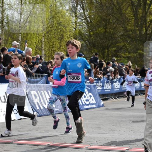 12.04.2026 - 45. Internationalen Wilhelmsburger Insellauf J. Mangold http://msf.ph/oto/9524064 12.04.2026 14:49:48 Ziel 106, 169, 1, 1813, 497, 1808, 406, 1811, 367, 1830, 1848, 439 meine-sportfotos.de