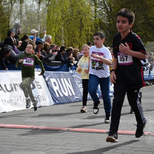 12.04.2026 - 45. Internationalen Wilhelmsburger Insellauf J. Mangold http://msf.ph/oto/9524091 12.04.2026 14:49:56 Ziel 389, 1821, 857, 872, 402, 451, 608, 466, 878, 849, 861, 875, 572, 336, 1036, 1847 meine-sportfotos.de