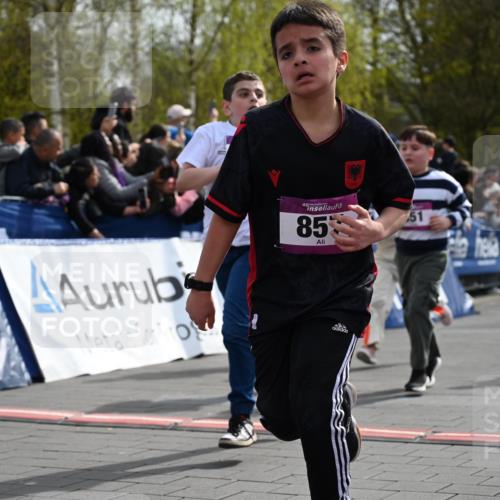 12.04.2026 - 45. Internationalen Wilhelmsburger Insellauf J. Mangold http://msf.ph/oto/9524097 12.04.2026 14:49:57 Ziel 389, 1821, 857, 872, 402, 451, 608, 466, 878, 849, 861, 875, 572, 336, 1036, 1847, 400 meine-sportfotos.de