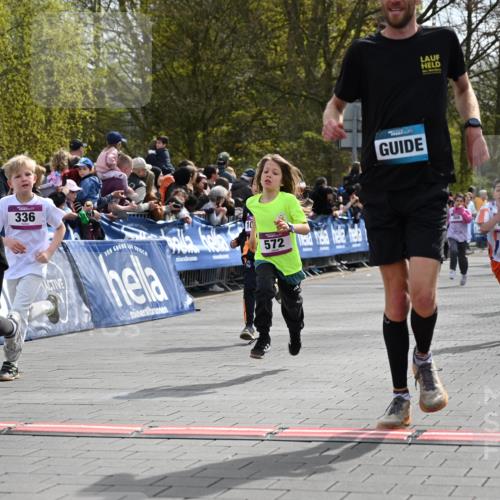 12.04.2026 - 45. Internationalen Wilhelmsburger Insellauf J. Mangold http://msf.ph/oto/9524108 12.04.2026 14:49:59 Ziel 857, 872, 402, 451, 608, 466, 878, 849, 861, 875, 572, 336, 1036, 1847, 400, 672, 368 meine-sportfotos.de