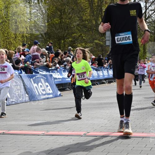 12.04.2026 - 45. Internationalen Wilhelmsburger Insellauf J. Mangold http://msf.ph/oto/9524109 12.04.2026 14:49:59 Ziel 857, 872, 402, 451, 608, 466, 878, 849, 861, 875, 572, 336, 1036, 1847, 400, 672, 368 meine-sportfotos.de