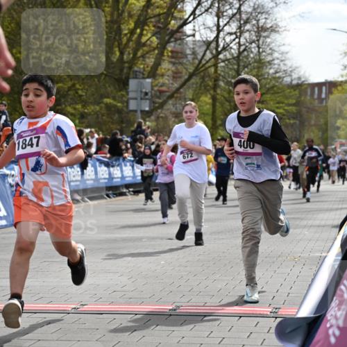 12.04.2026 - 45. Internationalen Wilhelmsburger Insellauf J. Mangold http://msf.ph/oto/9524113 12.04.2026 14:50:01 Ziel 402, 451, 608, 466, 878, 849, 861, 875, 572, 336, 1036, 1847, 400, 672, 368, 898, 1039 meine-sportfotos.de