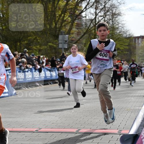 12.04.2026 - 45. Internationalen Wilhelmsburger Insellauf J. Mangold http://msf.ph/oto/9524116 12.04.2026 14:50:01 Ziel 402, 451, 608, 466, 878, 849, 861, 875, 572, 336, 1036, 1847, 400, 672, 368, 898, 1039 meine-sportfotos.de