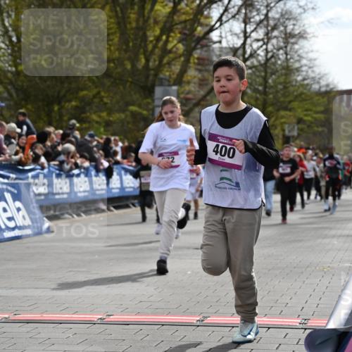 12.04.2026 - 45. Internationalen Wilhelmsburger Insellauf J. Mangold http://msf.ph/oto/9524119 12.04.2026 14:50:01 Ziel 402, 451, 608, 466, 878, 849, 861, 875, 572, 336, 1036, 1847, 400, 672, 368, 898, 1039 meine-sportfotos.de