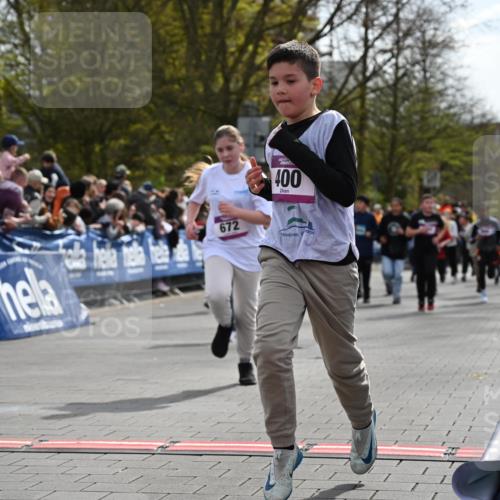 12.04.2026 - 45. Internationalen Wilhelmsburger Insellauf J. Mangold http://msf.ph/oto/9524121 12.04.2026 14:50:01 Ziel 402, 451, 608, 466, 878, 849, 861, 875, 572, 336, 1036, 1847, 400, 672, 368, 898, 1039 meine-sportfotos.de