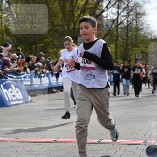 12.04.2026 - 45. Internationalen Wilhelmsburger Insellauf J. Mangold http://msf.ph/oto/9524122 12.04.2026 14:50:01 Ziel 402, 451, 608, 466, 878, 849, 861, 875, 572, 336, 1036, 1847, 400, 672, 368, 898, 1039 meine-sportfotos.de
