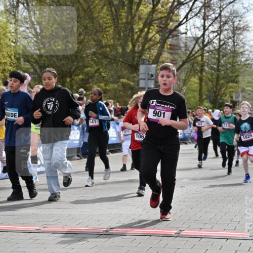 12.04.2026 - 45. Internationalen Wilhelmsburger Insellauf J. Mangold http://msf.ph/oto/9524140 12.04.2026 14:50:06 Ziel 672, 368, 898, 1039, 901, 131, 1061, 624, 1825, 141, 164, 113, 1845, 1849, 1810, 352, 902, 1814, 860 meine-sportfotos.de