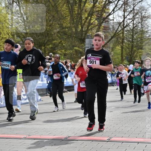 12.04.2026 - 45. Internationalen Wilhelmsburger Insellauf J. Mangold http://msf.ph/oto/9524141 12.04.2026 14:50:06 Ziel 672, 368, 898, 1039, 901, 131, 1061, 624, 1825, 141, 164, 113, 1845, 1849, 1810, 352, 902, 1814, 860 meine-sportfotos.de