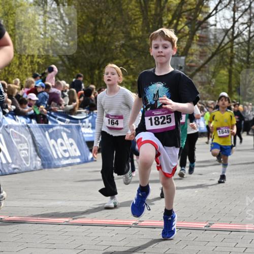 12.04.2026 - 45. Internationalen Wilhelmsburger Insellauf J. Mangold http://msf.ph/oto/9524147 12.04.2026 14:50:08 Ziel 898, 1039, 901, 131, 1061, 624, 1825, 141, 164, 113, 1845, 1849, 1810, 352, 902, 1814, 860, 854, 885, 1801, 138, 355, 856 meine-sportfotos.de