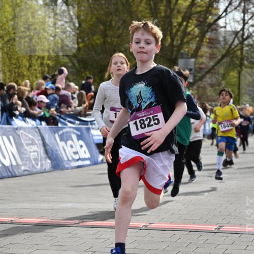 12.04.2026 - 45. Internationalen Wilhelmsburger Insellauf J. Mangold http://msf.ph/oto/9524149 12.04.2026 14:50:08 Ziel 898, 1039, 901, 131, 1061, 624, 1825, 141, 164, 113, 1845, 1849, 1810, 352, 902, 1814, 860, 854, 885, 1801, 138, 355, 856 meine-sportfotos.de