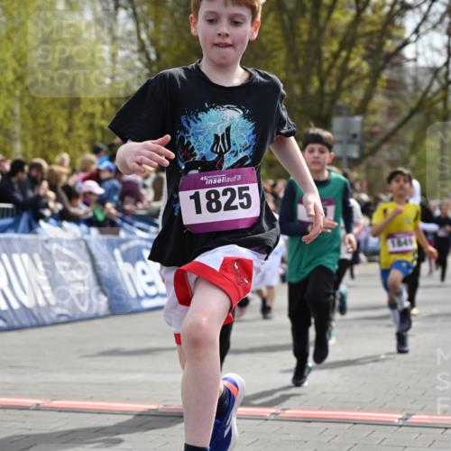 12.04.2026 - 45. Internationalen Wilhelmsburger Insellauf J. Mangold http://msf.ph/oto/9524152 12.04.2026 14:50:08 Ziel 898, 1039, 901, 131, 1061, 624, 1825, 141, 164, 113, 1845, 1849, 1810, 352, 902, 1814, 860, 854, 885, 1801, 138, 355, 856 meine-sportfotos.de