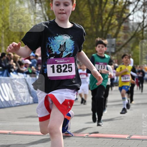 12.04.2026 - 45. Internationalen Wilhelmsburger Insellauf J. Mangold http://msf.ph/oto/9524153 12.04.2026 14:50:08 Ziel 898, 1039, 901, 131, 1061, 624, 1825, 141, 164, 113, 1845, 1849, 1810, 352, 902, 1814, 860, 854, 885, 1801, 138, 355, 856 meine-sportfotos.de