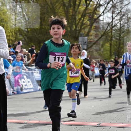 12.04.2026 - 45. Internationalen Wilhelmsburger Insellauf J. Mangold http://msf.ph/oto/9524157 12.04.2026 14:50:09 Ziel 898, 1039, 901, 131, 1061, 624, 1825, 141, 164, 113, 1845, 1849, 1810, 352, 902, 1814, 860, 854, 885, 1801, 138, 355, 856, 1038, 516, 445 meine-sportfotos.de