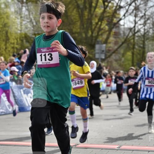12.04.2026 - 45. Internationalen Wilhelmsburger Insellauf J. Mangold http://msf.ph/oto/9524160 12.04.2026 14:50:09 Ziel 898, 1039, 901, 131, 1061, 624, 1825, 141, 164, 113, 1845, 1849, 1810, 352, 902, 1814, 860, 854, 885, 1801, 138, 355, 856, 1038, 516, 445 meine-sportfotos.de