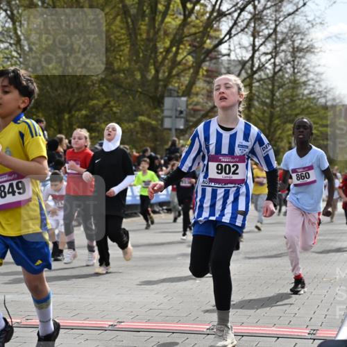 12.04.2026 - 45. Internationalen Wilhelmsburger Insellauf J. Mangold http://msf.ph/oto/9524161 12.04.2026 14:50:10 Ziel 901, 131, 1061, 624, 1825, 141, 164, 113, 1845, 1849, 1810, 352, 902, 1814, 860, 854, 885, 1801, 138, 355, 856, 1038, 516, 445, 395, 600, 168, 396, 871 meine-sportfotos.de