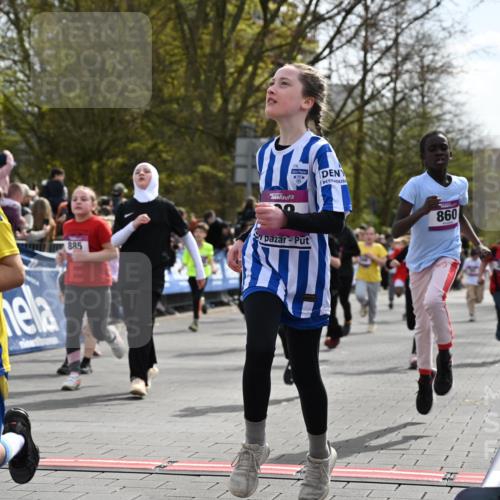 12.04.2026 - 45. Internationalen Wilhelmsburger Insellauf J. Mangold http://msf.ph/oto/9524163 12.04.2026 14:50:10 Ziel 901, 131, 1061, 624, 1825, 141, 164, 113, 1845, 1849, 1810, 352, 902, 1814, 860, 854, 885, 1801, 138, 355, 856, 1038, 516, 445, 395, 600, 168, 396, 871 meine-sportfotos.de