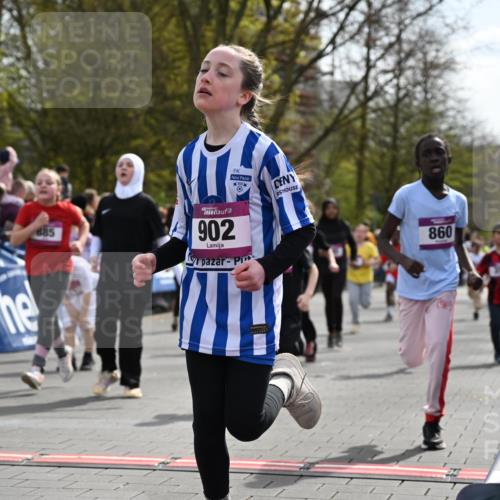 12.04.2026 - 45. Internationalen Wilhelmsburger Insellauf J. Mangold http://msf.ph/oto/9524166 12.04.2026 14:50:10 Ziel 901, 131, 1061, 624, 1825, 141, 164, 113, 1845, 1849, 1810, 352, 902, 1814, 860, 854, 885, 1801, 138, 355, 856, 1038, 516, 445, 395, 600, 168, 396, 871 meine-sportfotos.de