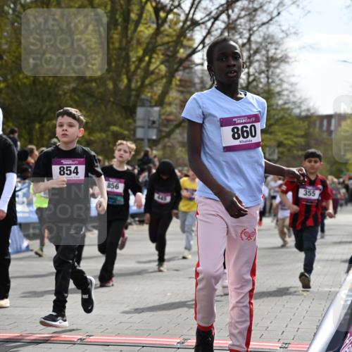 12.04.2026 - 45. Internationalen Wilhelmsburger Insellauf J. Mangold http://msf.ph/oto/9524173 12.04.2026 14:50:11 Ziel 1061, 624, 1825, 141, 164, 113, 1845, 1849, 1810, 352, 902, 1814, 860, 854, 885, 1801, 138, 355, 856, 1038, 516, 445, 395, 600, 168, 396, 871 meine-sportfotos.de