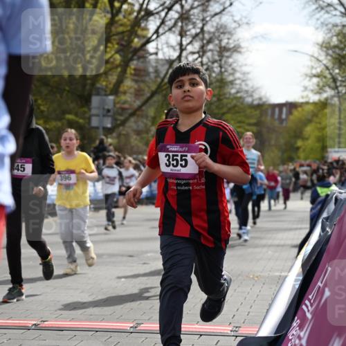 12.04.2026 - 45. Internationalen Wilhelmsburger Insellauf J. Mangold http://msf.ph/oto/9524176 12.04.2026 14:50:13 Ziel 1849, 1810, 352, 902, 1814, 860, 854, 885, 1801, 138, 355, 856, 1038, 516, 445, 395, 600, 168, 396, 871, 173, 369, 21, 403, 398, 1064 meine-sportfotos.de