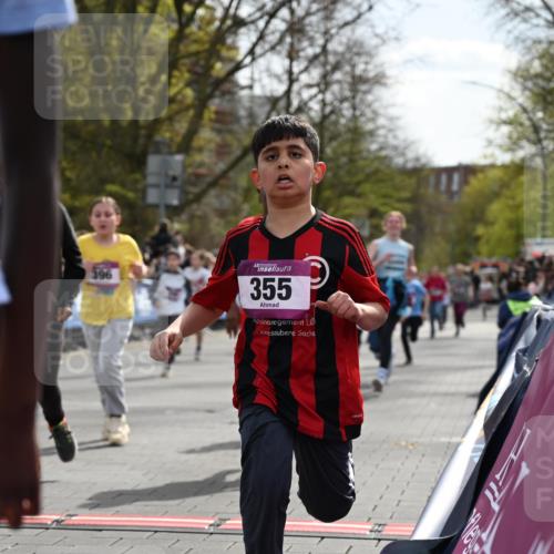 12.04.2026 - 45. Internationalen Wilhelmsburger Insellauf J. Mangold http://msf.ph/oto/9524177 12.04.2026 14:50:13 Ziel 1849, 1810, 352, 902, 1814, 860, 854, 885, 1801, 138, 355, 856, 1038, 516, 445, 395, 600, 168, 396, 871, 173, 369, 21, 403, 398, 1064 meine-sportfotos.de