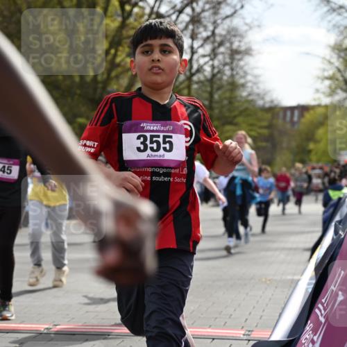 12.04.2026 - 45. Internationalen Wilhelmsburger Insellauf J. Mangold http://msf.ph/oto/9524181 12.04.2026 14:50:14 Ziel 902, 1814, 860, 854, 885, 1801, 138, 355, 856, 1038, 516, 445, 395, 600, 168, 396, 871, 173, 369, 21, 403, 398, 1064, 667, 661 meine-sportfotos.de