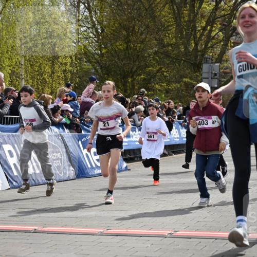 12.04.2026 - 45. Internationalen Wilhelmsburger Insellauf J. Mangold http://msf.ph/oto/9524194 12.04.2026 14:50:16 Ziel 1801, 138, 355, 856, 1038, 516, 445, 395, 600, 168, 396, 871, 173, 369, 21, 403, 398, 1064, 667, 661, 1829, 561, 469 meine-sportfotos.de
