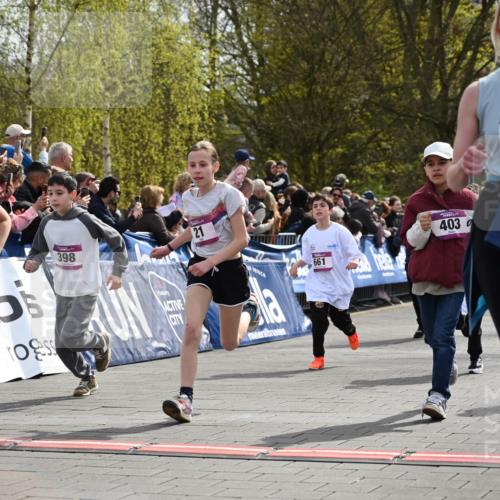 12.04.2026 - 45. Internationalen Wilhelmsburger Insellauf J. Mangold http://msf.ph/oto/9524197 12.04.2026 14:50:16 Ziel 1801, 138, 355, 856, 1038, 516, 445, 395, 600, 168, 396, 871, 173, 369, 21, 403, 398, 1064, 667, 661, 1829, 561, 469 meine-sportfotos.de