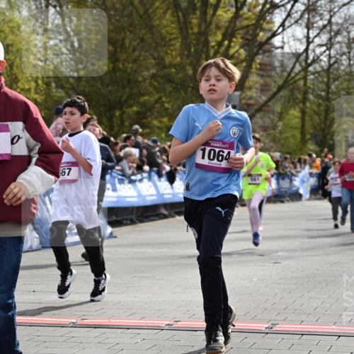 12.04.2026 - 45. Internationalen Wilhelmsburger Insellauf J. Mangold http://msf.ph/oto/9524202 12.04.2026 14:50:18 Ziel 395, 600, 168, 396, 871, 173, 369, 21, 403, 398, 1064, 667, 661, 1829, 561, 469, 397, 393, 376 meine-sportfotos.de
