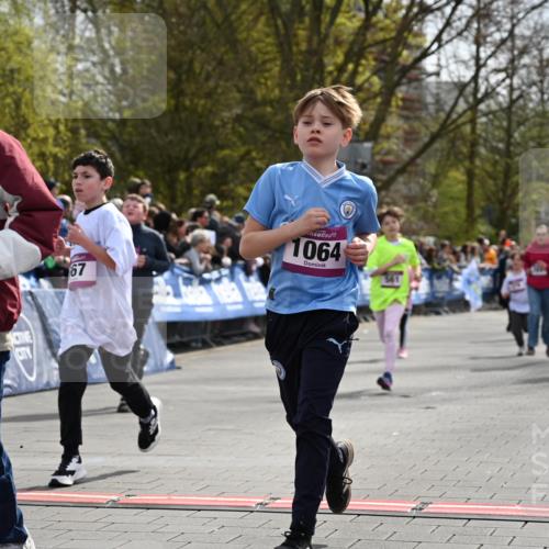 12.04.2026 - 45. Internationalen Wilhelmsburger Insellauf J. Mangold http://msf.ph/oto/9524203 12.04.2026 14:50:18 Ziel 395, 600, 168, 396, 871, 173, 369, 21, 403, 398, 1064, 667, 661, 1829, 561, 469, 397, 393, 376 meine-sportfotos.de