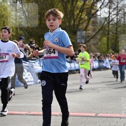 12.04.2026 - 45. Internationalen Wilhelmsburger Insellauf J. Mangold http://msf.ph/oto/9524207 12.04.2026 14:50:18 Ziel 395, 600, 168, 396, 871, 173, 369, 21, 403, 398, 1064, 667, 661, 1829, 561, 469, 397, 393, 376 meine-sportfotos.de
