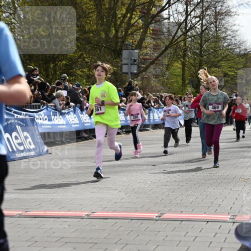 12.04.2026 - 45. Internationalen Wilhelmsburger Insellauf J. Mangold http://msf.ph/oto/9524208 12.04.2026 14:50:19 Ziel 173, 369, 21, 403, 398, 1064, 667, 661, 1829, 561, 469, 397, 393, 376, 890, 500 meine-sportfotos.de