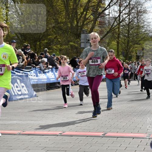 12.04.2026 - 45. Internationalen Wilhelmsburger Insellauf J. Mangold http://msf.ph/oto/9524218 12.04.2026 14:50:20 Ziel 173, 369, 21, 403, 398, 1064, 667, 661, 1829, 561, 469, 397, 393, 376, 890, 500, 1037, 335 meine-sportfotos.de