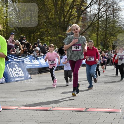 12.04.2026 - 45. Internationalen Wilhelmsburger Insellauf J. Mangold http://msf.ph/oto/9524219 12.04.2026 14:50:20 Ziel 173, 369, 21, 403, 398, 1064, 667, 661, 1829, 561, 469, 397, 393, 376, 890, 500, 1037, 335 meine-sportfotos.de