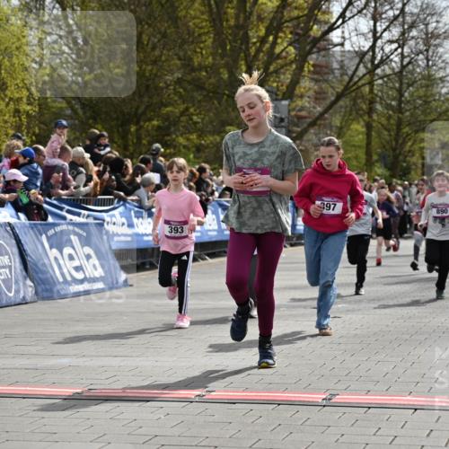 12.04.2026 - 45. Internationalen Wilhelmsburger Insellauf J. Mangold http://msf.ph/oto/9524222 12.04.2026 14:50:21 Ziel 21, 403, 398, 1064, 667, 661, 1829, 561, 469, 397, 393, 376, 890, 500, 1037, 335, 370 meine-sportfotos.de