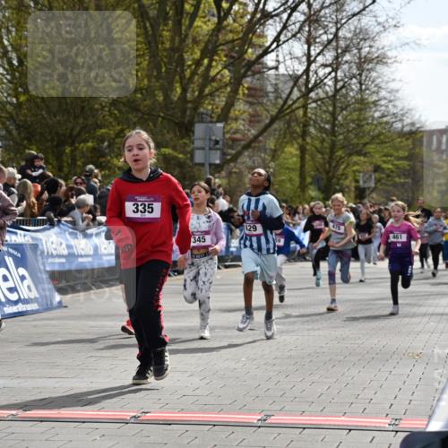 12.04.2026 - 45. Internationalen Wilhelmsburger Insellauf J. Mangold http://msf.ph/oto/9524248 12.04.2026 14:50:25 Ziel 397, 393, 376, 890, 500, 1037, 335, 370, 345, 429, 905, 461, 475, 859, 1840 meine-sportfotos.de