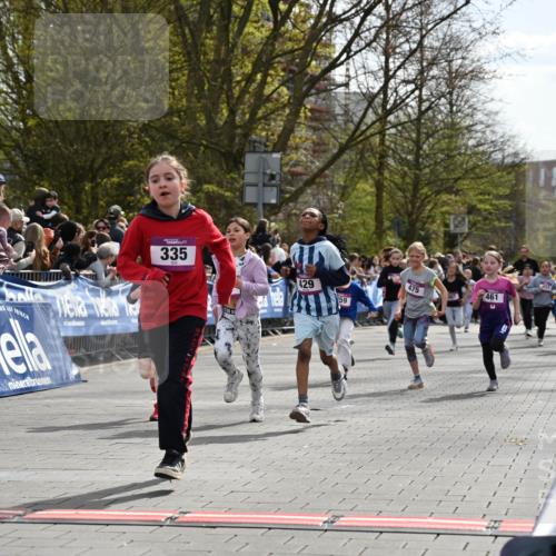 12.04.2026 - 45. Internationalen Wilhelmsburger Insellauf J. Mangold http://msf.ph/oto/9524249 12.04.2026 14:50:25 Ziel 397, 393, 376, 890, 500, 1037, 335, 370, 345, 429, 905, 461, 475, 859, 1840 meine-sportfotos.de