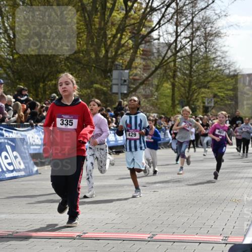 12.04.2026 - 45. Internationalen Wilhelmsburger Insellauf J. Mangold http://msf.ph/oto/9524251 12.04.2026 14:50:25 Ziel 397, 393, 376, 890, 500, 1037, 335, 370, 345, 429, 905, 461, 475, 859, 1840 meine-sportfotos.de