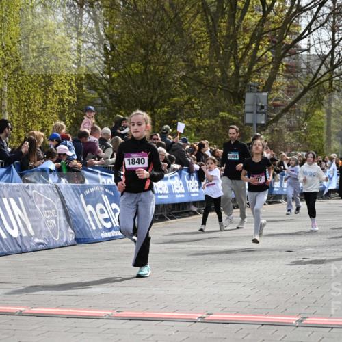 12.04.2026 - 45. Internationalen Wilhelmsburger Insellauf J. Mangold http://msf.ph/oto/9524265 12.04.2026 14:50:28 Ziel 1037, 335, 370, 345, 429, 905, 461, 475, 859, 1840, 504, 333, 391, 407, 883, 452 meine-sportfotos.de