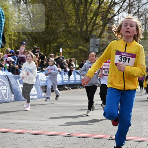12.04.2026 - 45. Internationalen Wilhelmsburger Insellauf J. Mangold http://msf.ph/oto/9524280 12.04.2026 14:50:31 Ziel 475, 859, 1840, 504, 333, 391, 407, 883, 452, 1834, 491, 426, 392, 880 meine-sportfotos.de