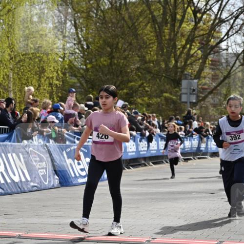 12.04.2026 - 45. Internationalen Wilhelmsburger Insellauf J. Mangold http://msf.ph/oto/9524291 12.04.2026 14:50:34 Ziel 504, 333, 391, 407, 883, 452, 1834, 491, 426, 392, 880, 151, 1035, 330 meine-sportfotos.de