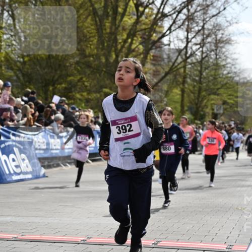 12.04.2026 - 45. Internationalen Wilhelmsburger Insellauf J. Mangold http://msf.ph/oto/9524294 12.04.2026 14:50:35 Ziel 883, 452, 1834, 491, 426, 392, 880, 151, 1035, 330, 362, 865 meine-sportfotos.de