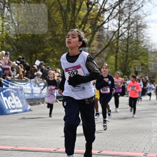 12.04.2026 - 45. Internationalen Wilhelmsburger Insellauf J. Mangold http://msf.ph/oto/9524295 12.04.2026 14:50:35 Ziel 883, 452, 1834, 491, 426, 392, 880, 151, 1035, 330, 362, 865 meine-sportfotos.de