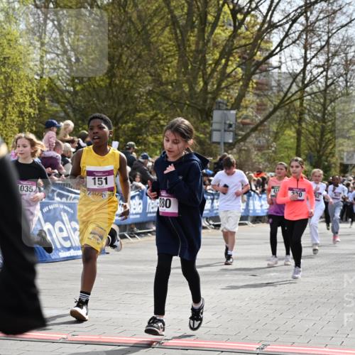 12.04.2026 - 45. Internationalen Wilhelmsburger Insellauf J. Mangold http://msf.ph/oto/9524297 12.04.2026 14:50:36 Ziel 452, 1834, 491, 426, 392, 880, 151, 1035, 330, 362, 865, 1844 meine-sportfotos.de